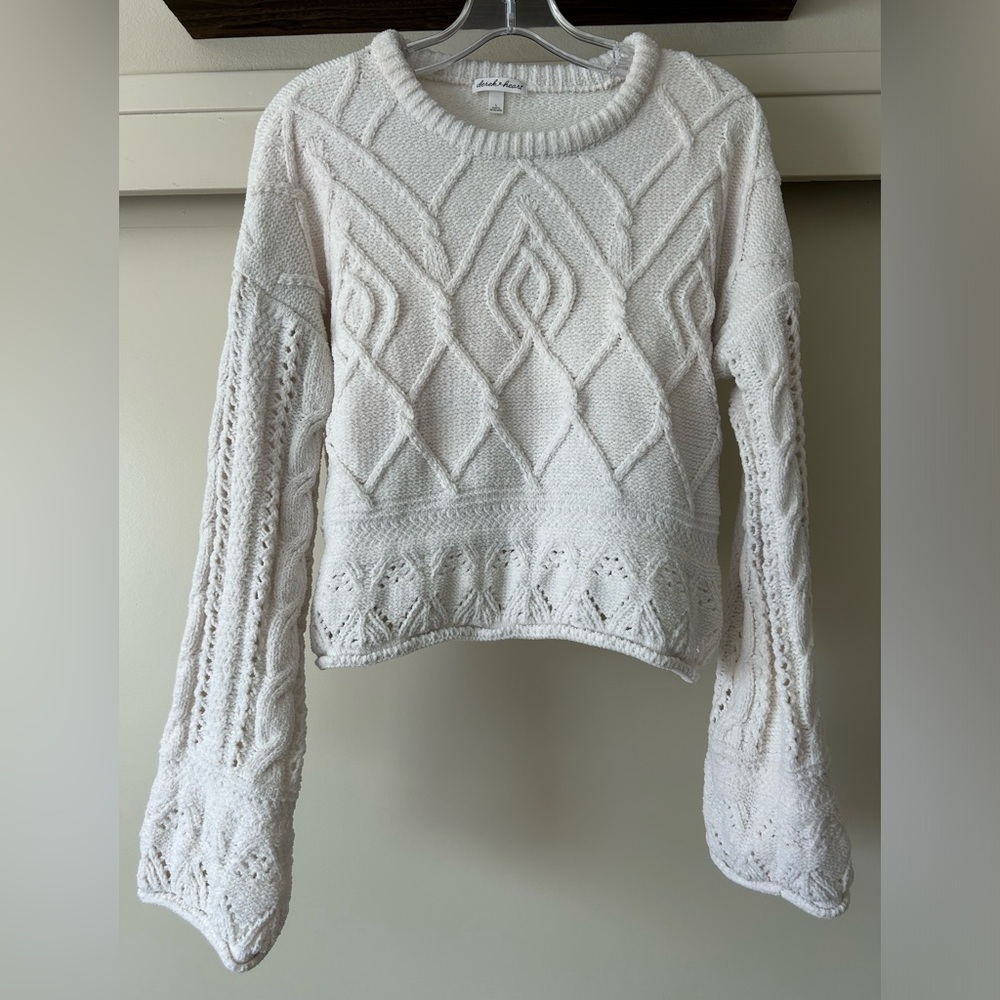 Beautiful soft slightly cropped sweater